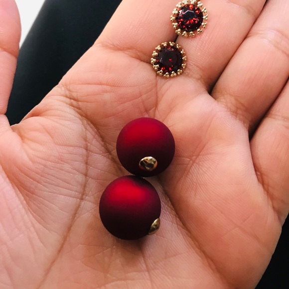 Red Artificial Zircon Spherical Ball Stud Earrings - Picture 2 of 5